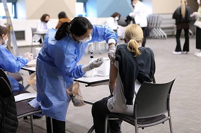 숭실대, 외국인 유학생 코로나19 백신 교내 접종 [숭실대 제공. 재판매 및 DB 금지]