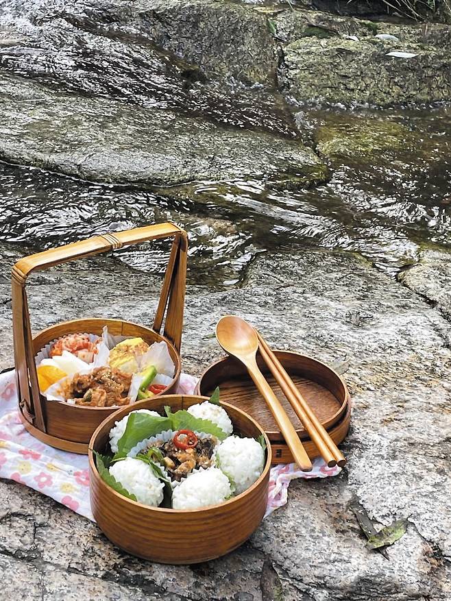 도시락을 싸주는 ‘헤이델리’. 도시락통을 반납해야 하는 약간의 불편함마저 ‘서촌’이기에 괜찮다. / 박근희 기자