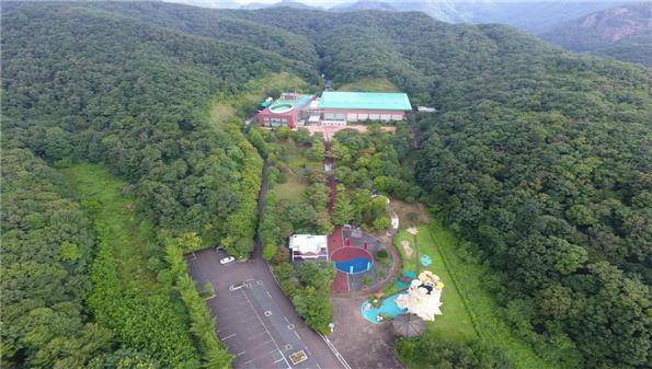 [전북=뉴시스] 산림박물관 가을 단풍철 전시 및 관람 등 관람객 전경사진. *재판매 및 DB 금지