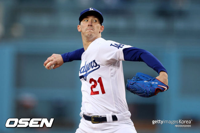 [사진] LA 다저스 워커 뷸러가 3일 쉬고 챔피언십시리즈 6차전 선발 투수로 출격한다. ⓒGettyimages(무단전재 및 재배포 금지)
