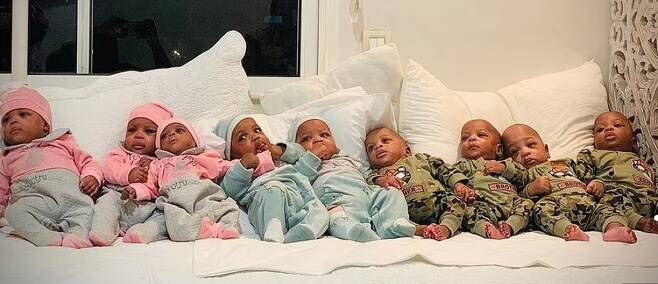 지난 5월 모로코에서 태어난 세계 최초 아홉 쌍둥이의 최근 모습
