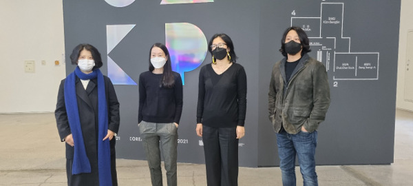 올해의 작가상 후보인 최찬숙 오민 방정아 김상진 작가(왼쪽부터).