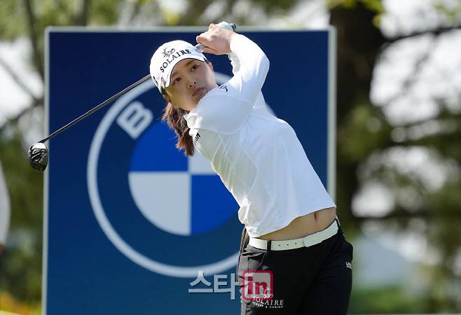 고진영이 24일 부산 LPGA 인터내셔널에서 열린 LPGA 투어 BMW 레이디스 챔피언십에서 티샷을 하고 있다. (사진=이데일리 골프in 조원범 기자)