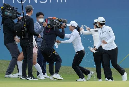 2021년 미국여자프로골프(LPGA) 투어 BMW 레이디스 챔피언십에서 임희정과 연장전 끝에 우승을 차지한 고진영 프로. 사진제공=BMW 코리아