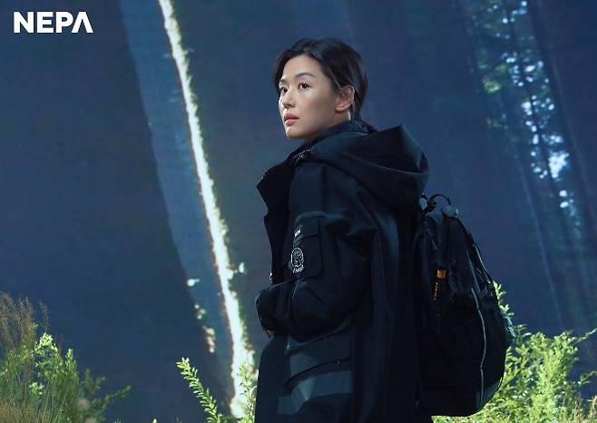 네파의 전속모델 전지현씨 화보/사진=네파