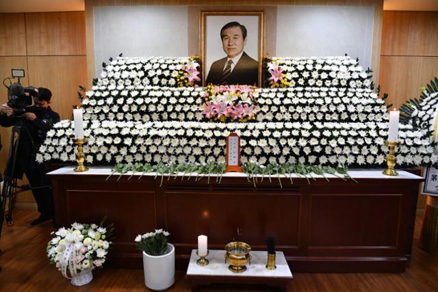 고(故) 노태우 전 대통령이 향년 89세로 별세한 가운데 27일 서울대병원 장례식장에 빈소가 차려져 있다. 서재훈 기자