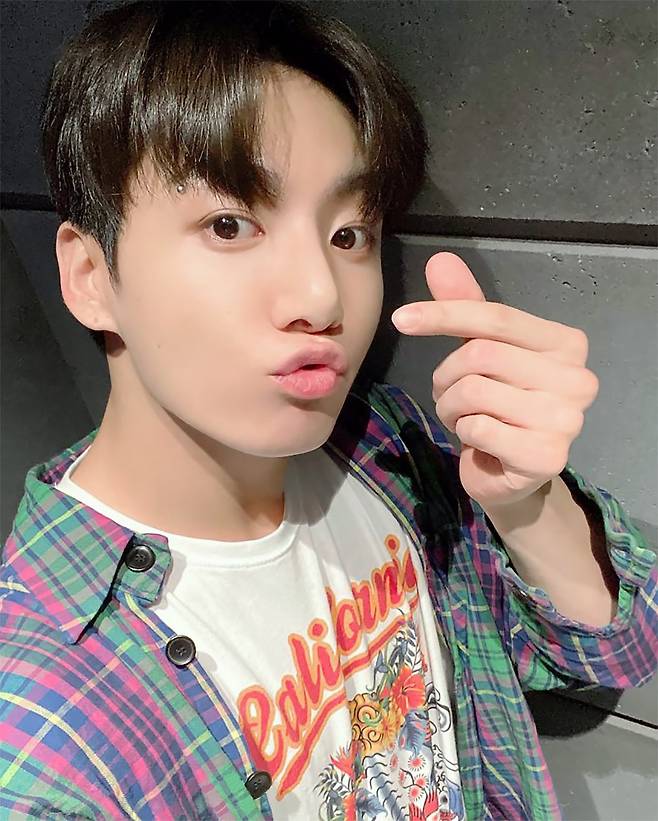 "My baby Jungkookie" 방탄소년단 정국 '전정국'으로 아들 이름 지은 아르헨티나 산모 화제