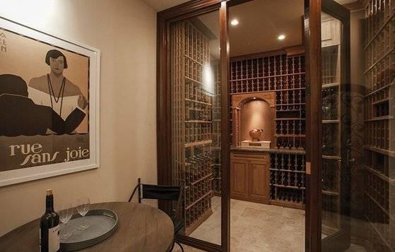 시음공간이 있는 와인저장고. [사진 Realtor.com]