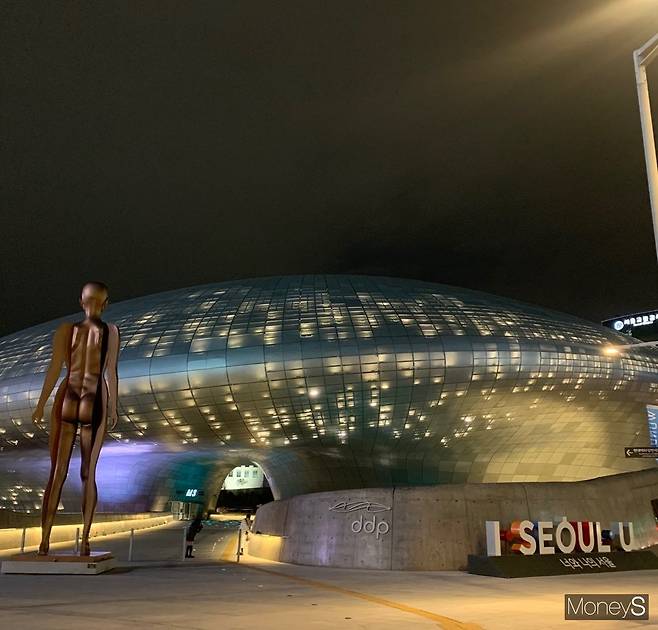 출·퇴근 시간을 활용하니 금세 1만보를 채울 수 있었다. 사진은 동대문역사문화공원역 인근의 모습. /사진=서지은 기자