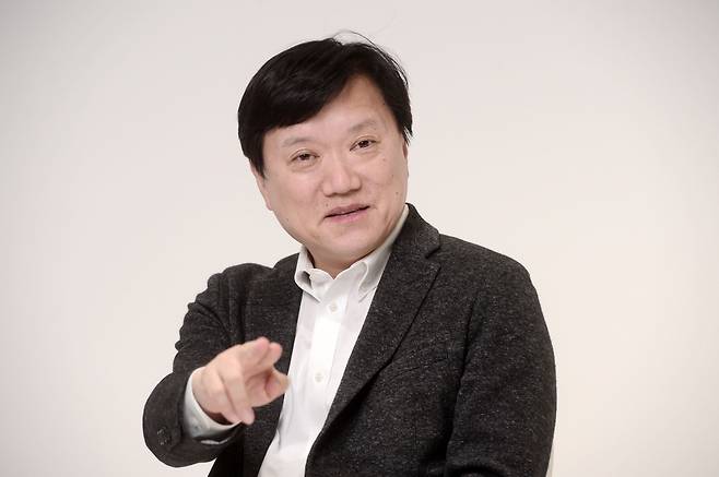 김현수 대한국토도시계획학회 회장(단국대 교수)이 지난달 25일 서울 용산구 헤럴드스퀘어에서 헤럴드경제와 인터뷰를 가졌다. 김 회장은 모빌리티 혁명에 따라 도심의 중심이 환승역세권으로 이동할 것이라고 밝혔다. [박해묵 기자]