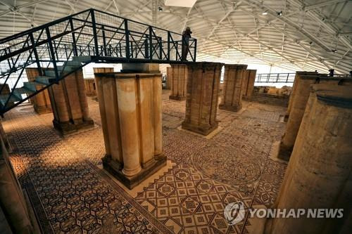 팔레스타인 예리코에 있는 히샴궁전 바닥의 화려한 모자이크 장식. [AFP 연합뉴스 자료사진. 재판매 및 DB 금지]