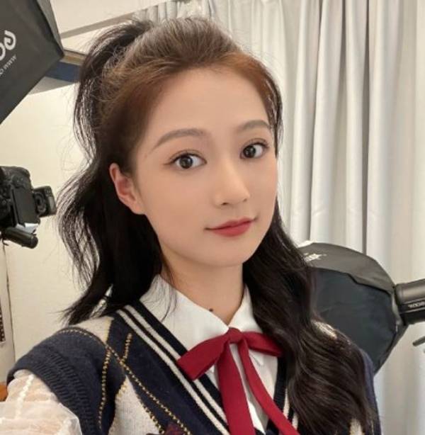 지난 7월 중국 공산당 100주년 기념식에서 공개적으로 충성 맹세를 한 펑린/ 펑린 웨이보 캡처