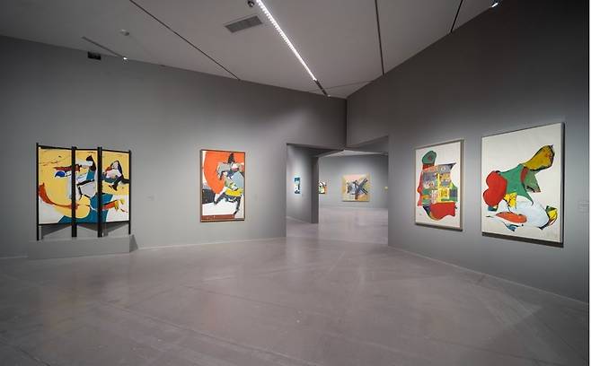 An installation view of “Wook-kyung Choi, Alice’s Cat” at MMCA Gwacheon (MMCA)