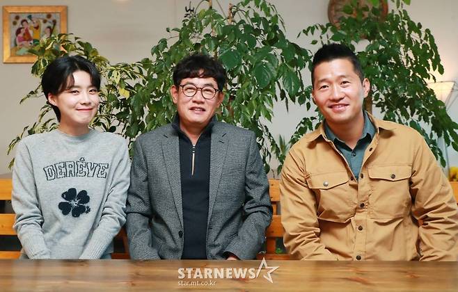 장도연(왼쪽부터), 이경규, 강형욱 '개는 훌륭하다' 100회 인터뷰   /사진=이동훈 기자 photoguy@