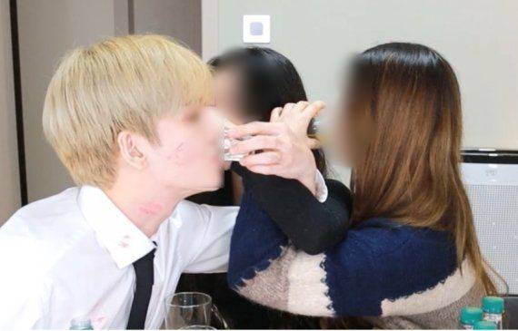 지난달 31일 핼러윈데이에 즉석으로 섭외한 여성 게스트들과 방송 중인 아프리카TV BJ 김인호. /아프리카TV