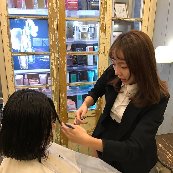 헤어디자이너 시절 김나윤씨. [사진 김나윤]