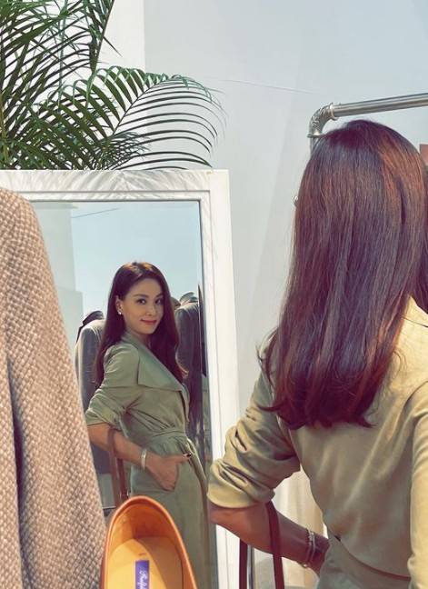 Ko So-young boasted sophisticated visuals.On the 3rd, Ko So Young posted several photos on his instagram with the phrase good meeting.In the open photo, Ko So Young visits a brand and takes a concept photo.Ko So-young showed off her goddesss appearance with her sophisticated beauty and elegant style. She also attracted attention because she felt a unique charisma.On the other hand, Ko So Young married actor Jang Dong-gun in 2010, and has one male and one female.