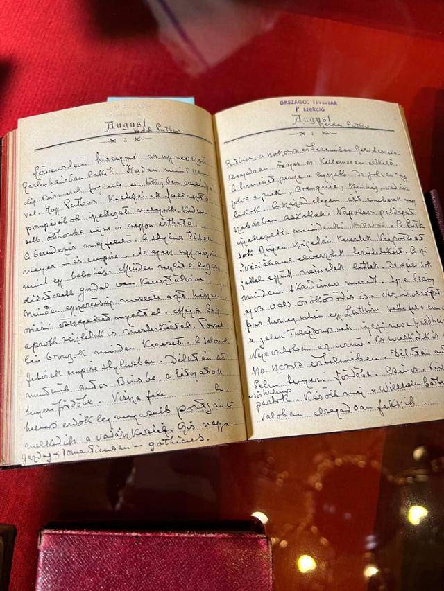 1910년을 전후해 버이 페테르 헝가리 가톨릭 신부가 쓴 일기. 탁현민 청와대 의전비서관 페이스북 계정 캡처