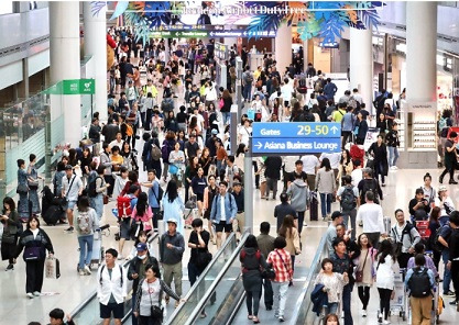 코로나 이전 북적였던 인천공항. <매경db>