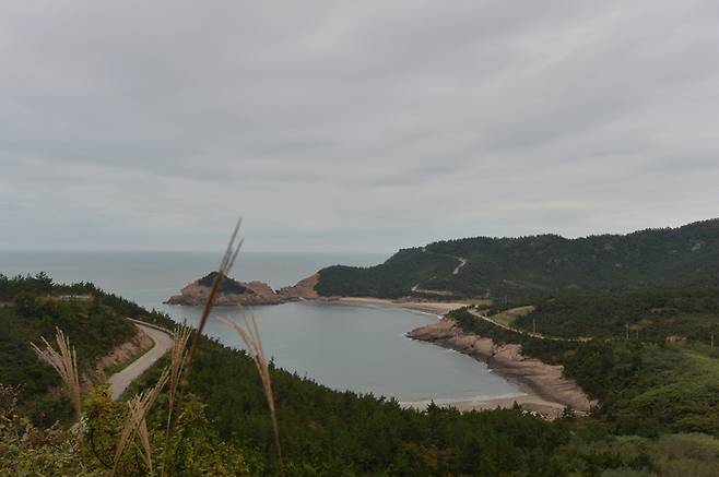 하트해변으로 불리는 하누넘해변과 해안일주도로