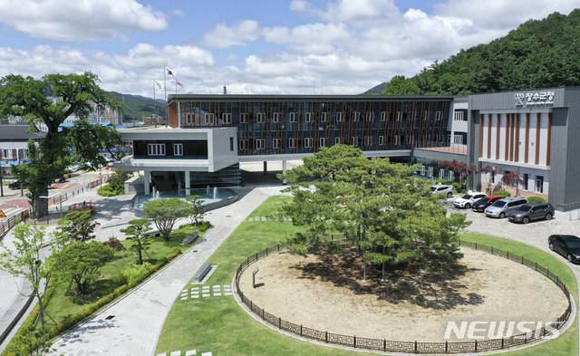 [장수=뉴시스] 한훈 기자 = 전북 장수군청 전경.  photo@newsis.com