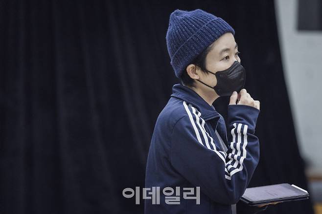 연극 ‘로드킬 인 더 씨어터’의 구자혜 연출(사진=국립극단)