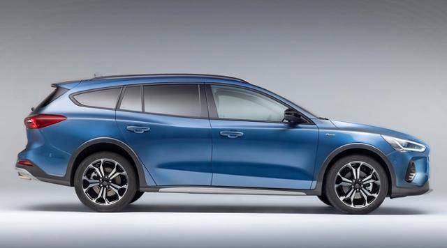 포드가 자사의 스테디셀링 해치백 포커스의 신모델을 선보였다.