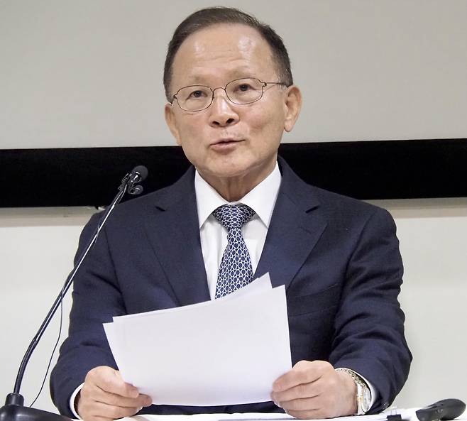 특파원 간담회 하는 이수혁 주미 대사 (워싱턴=연합뉴스) 이수혁 주미대사가 9일(현지시간) 워싱턴DC 한국문화원에서 특파원 간담회를 하고 있다. 2021.11.9 [워싱턴 공동 취재단]