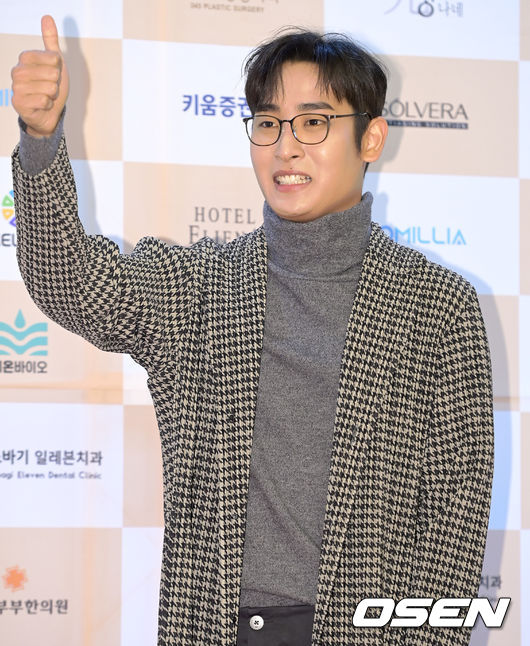On the afternoon of the 11th, a photo wall event for 10 people was held at the Eliena Hotel in Gangnam-gu, Seoul.Singer Park Jae-jung poses. 2021.11.11