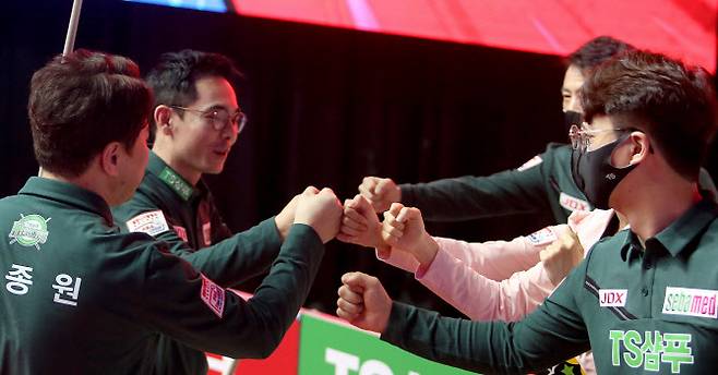 프로당구 PBA팀리그에서 후반기 첫 승리에 이어 2연승을 달린 최하위 TS샴푸. 사진=PBA 제공