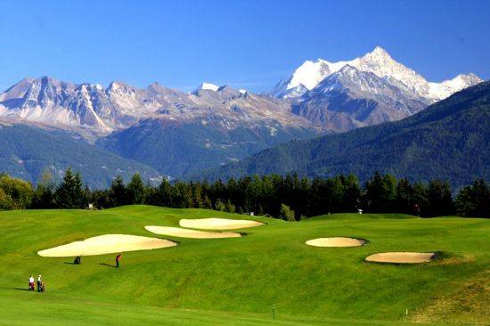 고지대 골프장은 비거리가 10% 더 나간다.