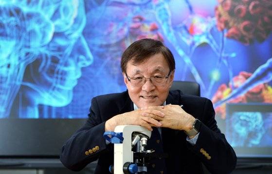 김광수 하버드 의대 교수가 1일 대전 KAIST 원진세포치료센터에서 중앙SUNDAY와 만났다. 김 교수는 KAIST 생명과학과 겸직 석학교수 신분으로, 원진세포치료센터와 함께 줄기세포 치료에 대한 연구를 하고 있다. 김성태 객원기자