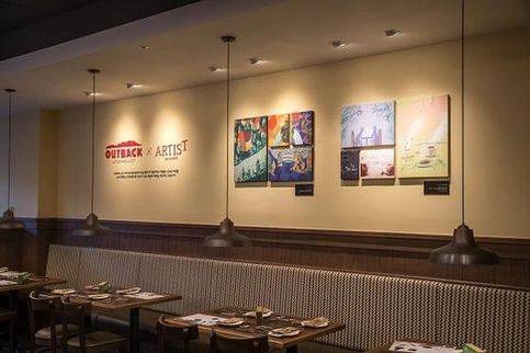 서울 마포구 합정동에 ‘아웃백’ 매장 내부 모습.