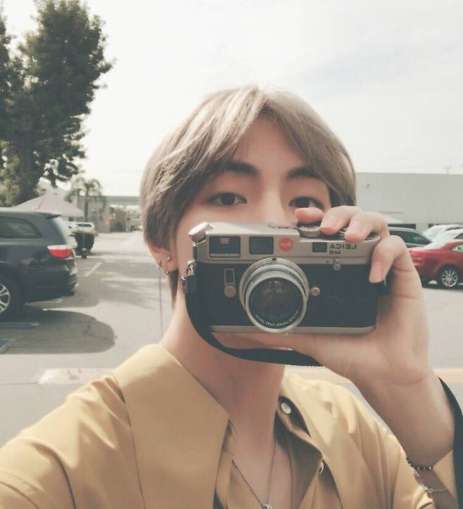 상상만 해도 천국♥ 방탄소년단 뷔, '기차여행 가고 싶은 남돌' 1위