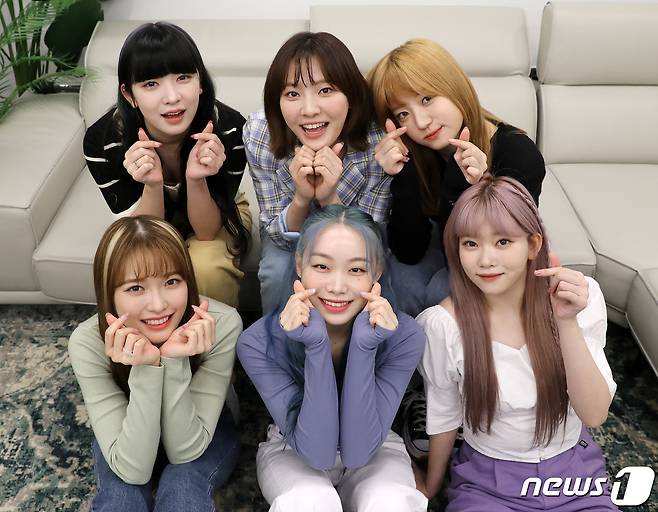 미스틱스토리의 첫 걸그룹 빌리(Billlie)의 하루나(왼쪽 위 시계방향부터), 문수아, 시윤, 츠키, 수현, 하람 © News1 김진환 기자
