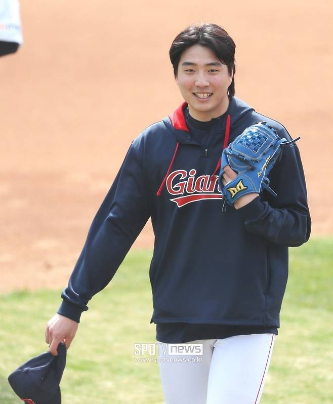 ▲ 롯데 우완투수 이승헌이 아쉬웠던 올 시즌을 되돌아봤다. ⓒ곽혜미 기자