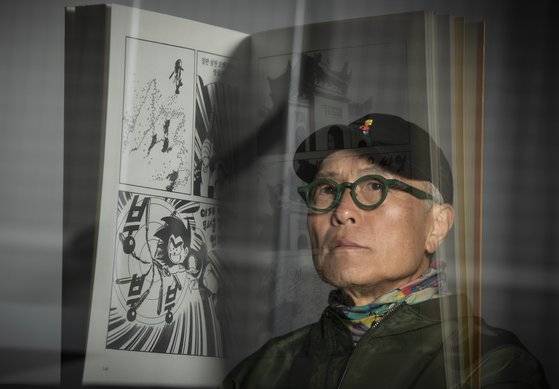 15일 중앙일보 스튜디오에서 인터뷰 중인 허영만 화백. 권혁재 기자