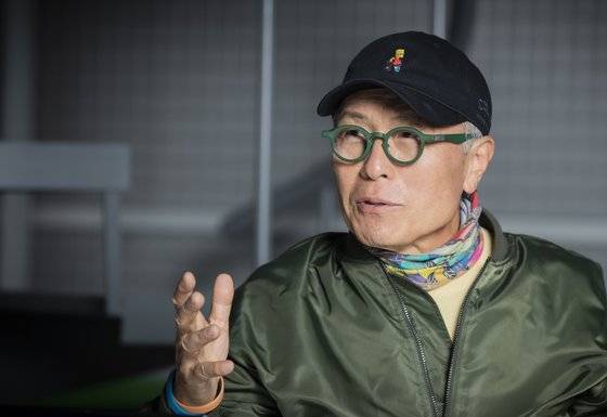 15일 중앙일보 스튜디오에서 인터뷰 중인 허영만 화백. 권혁재 기자