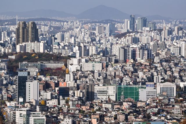 사진은 서울 중구 남산에서 바라본 용산, 마포구 일대의 모습. 연합