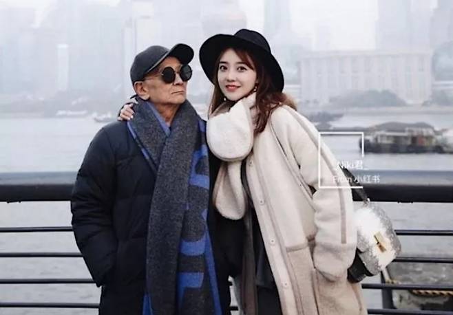 할머니와 웨딩사진을 찍지 못한 할아버지를 위해 함께 콘셉트 사진을 찍은 손녀가 악플 테러를 당하는 일이 벌어졌다. SNS 캡처