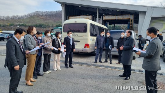 안양시의회 24일 버스공영차고지 오-폐수 처리점검. 사진제공=안양시의회