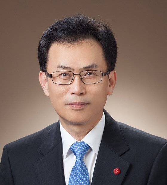 롯데그룹 화학군 총괄대표 겸 롯데케미칼 대표이사 부회장 김교현. [사진 롯데]