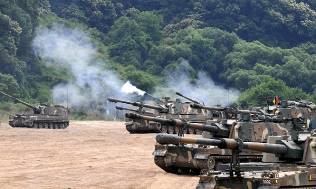 지난해 6월 경기도 파주의 한 훈련장에서 육군 포병부대가 자주포 사격훈련을 하고 있다. 세계일보 자료사진