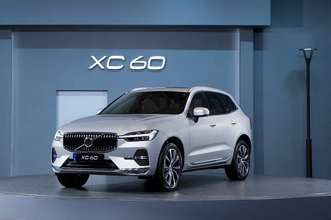 볼보 신형 XC60.