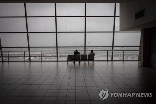 텅 비어있는 남아프리카공화국 요하네스버그 공항 [EPA=연합뉴스. 재판매 및 DB 금지]