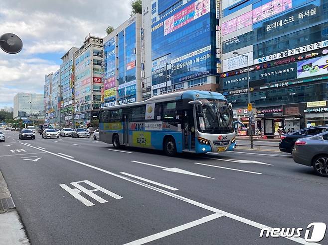 광역급행 버스. © News1 김평석 기자