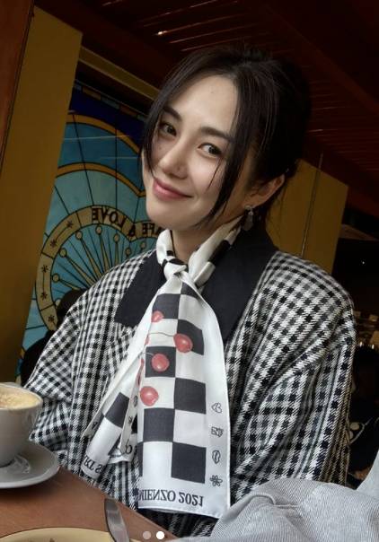 그룹 AOA 출신 배우 권민아(28)씨의 성폭행 피해 사건이 검찰에 넘겨졌다. [사진=권민아 SNS ]