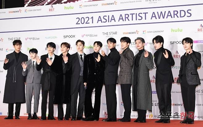 2021 아시아 아티스트 어워즈(Asia Artist Awards) 레드카펫 행사에 참석한 세븐틴.  사진=이혜영 기자 lhy@hankooki.com