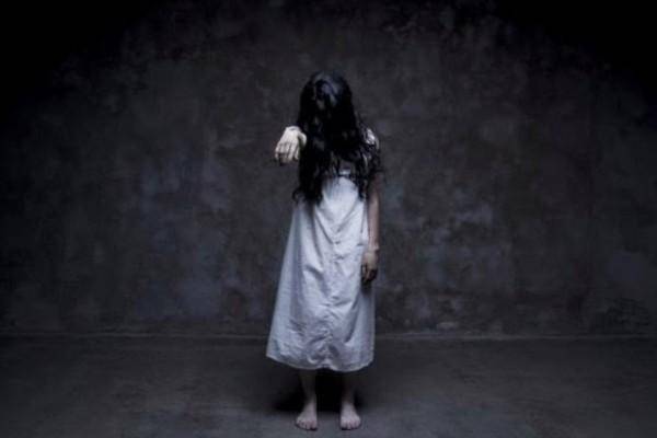 임신이나 출산 중에 숨진 것으로 묘사되는 인도네시아 귀신 '쿤틸아낙'. IDN타임스닷컴 캡처