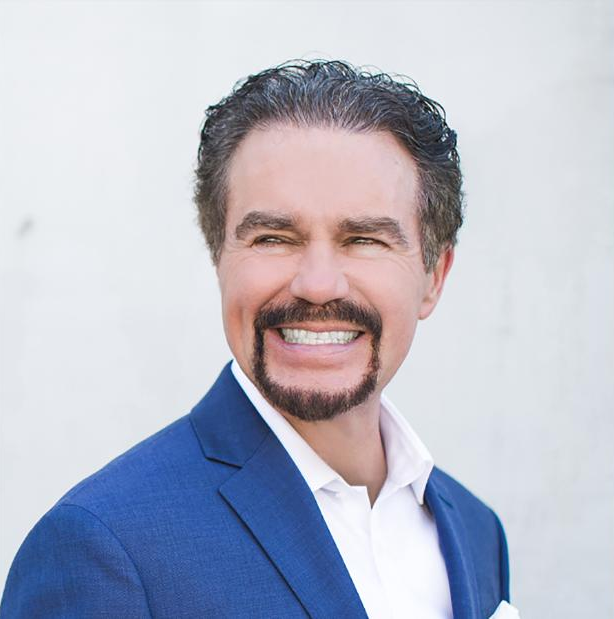 백신을 반대하던 중 코로나19로 사망한 미국 대형 기독교방송 '데이스타' 설립자 마커스 램 / 사진 = CNN